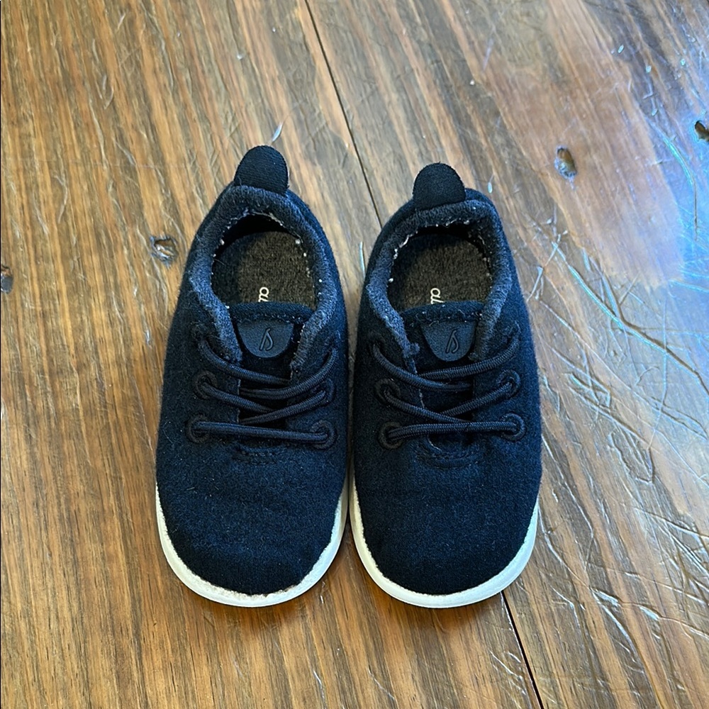 Black Allbirds toddler sneakers